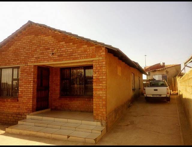 3 BEDROOM HOUSE FOR SALE IN NALEDI
